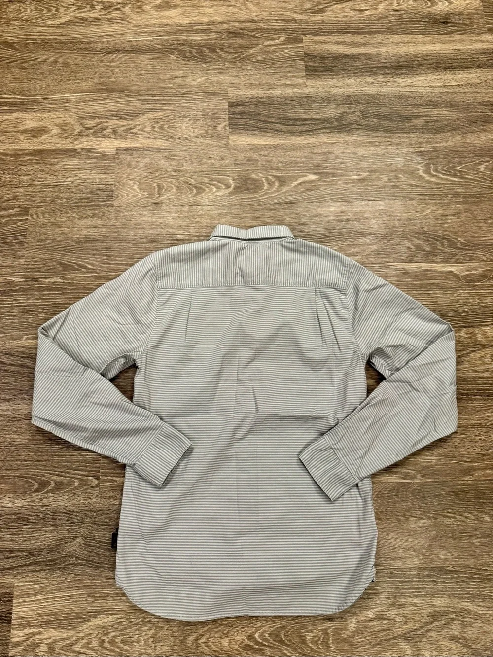The North Face Men's Striped Button Down Shirt Gray Small Stretch Hiking